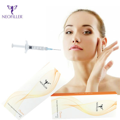 Glatte, jugendliche Gesichtshaut erreichen Injektionsstelle Faltenreduzierende Injektionen